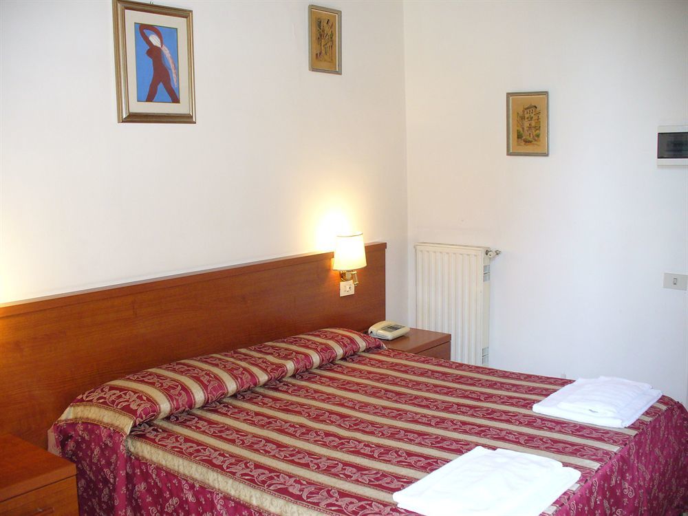 Hotel Azzurra Roma Dış mekan fotoğraf